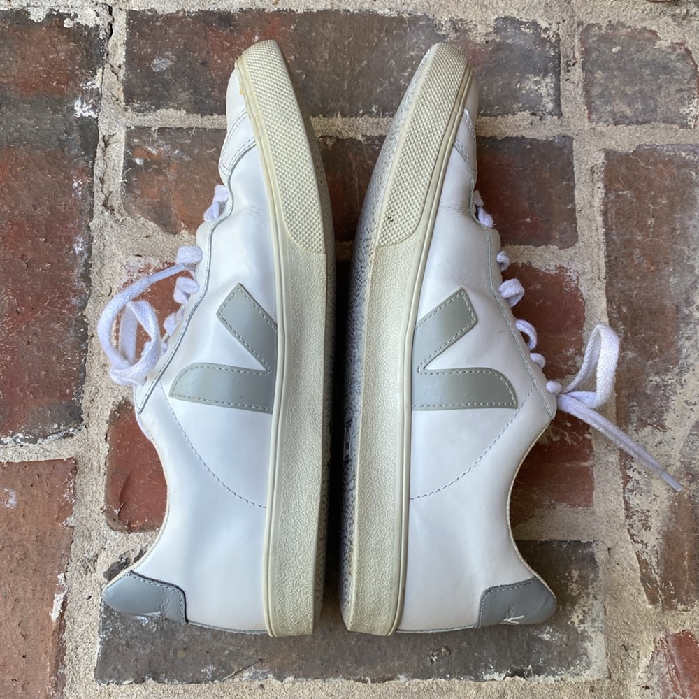 Veja low top sneakers with gray logo - Picture 3 of 16
